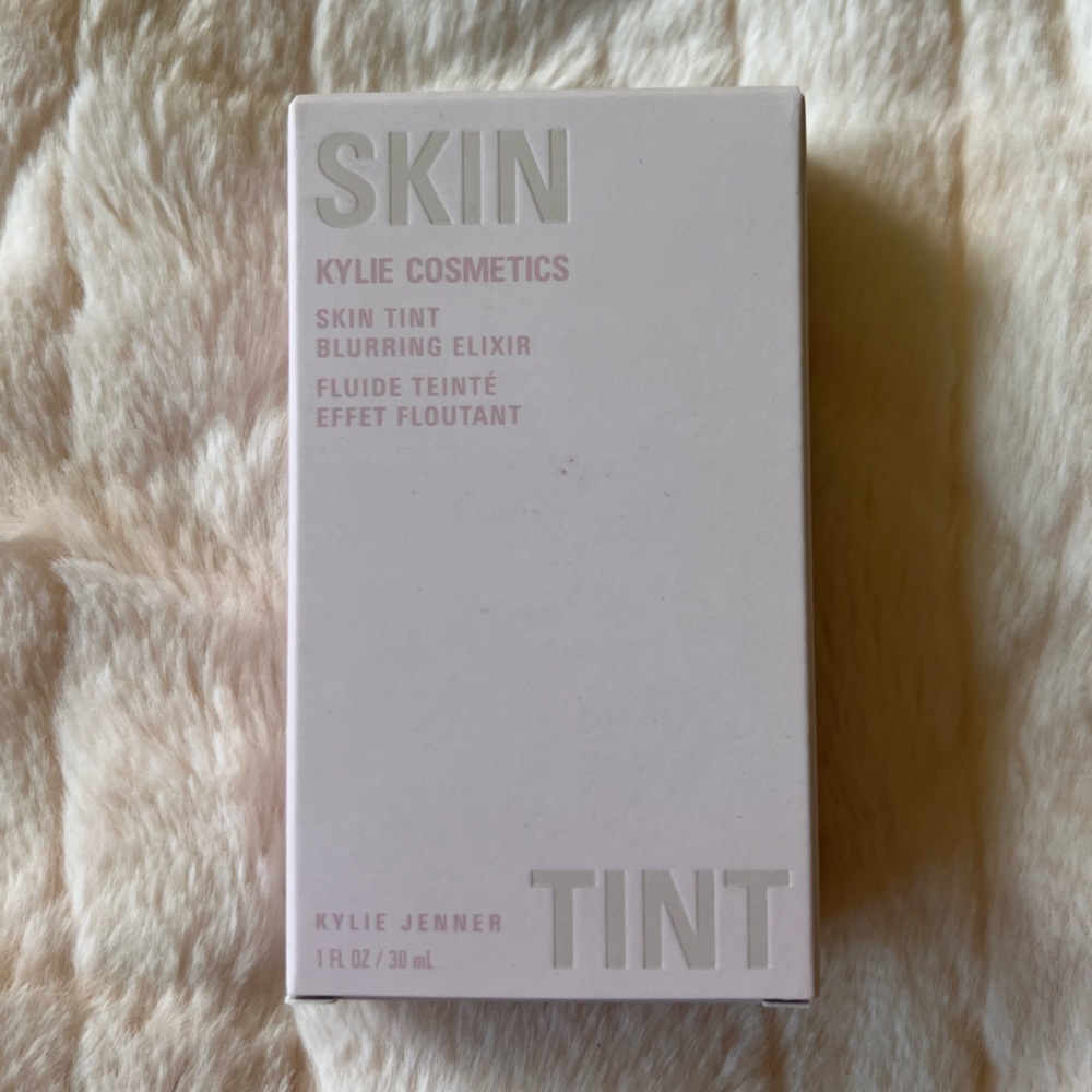 Kylie Cosmetics Skin Tint (shade: 10C)